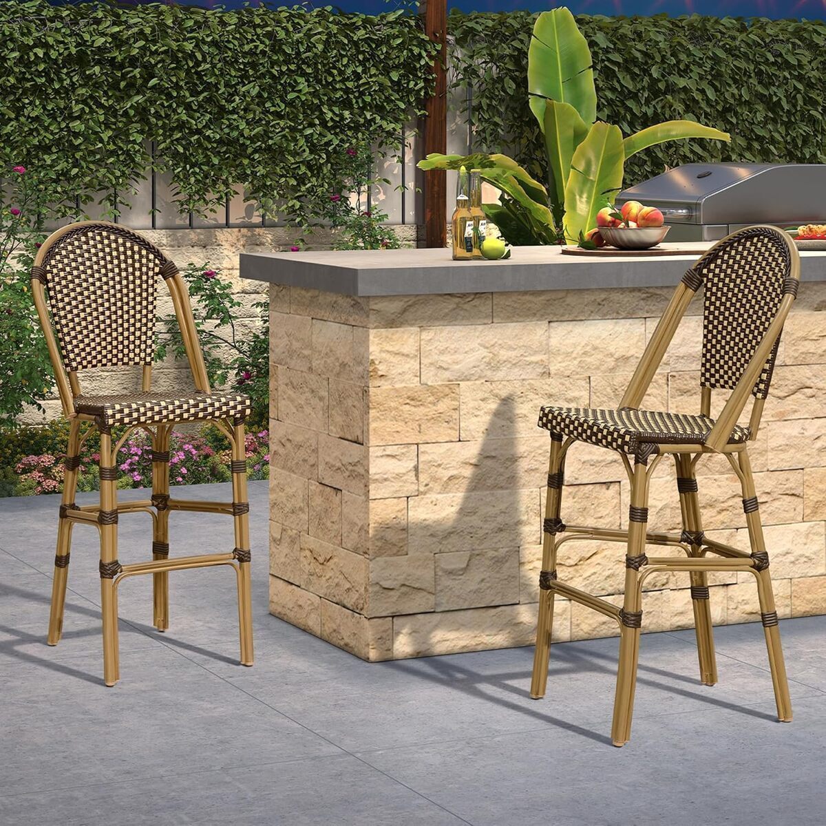 Test des tabourets de bar d'extérieur Purple Leaf en aluminium retro