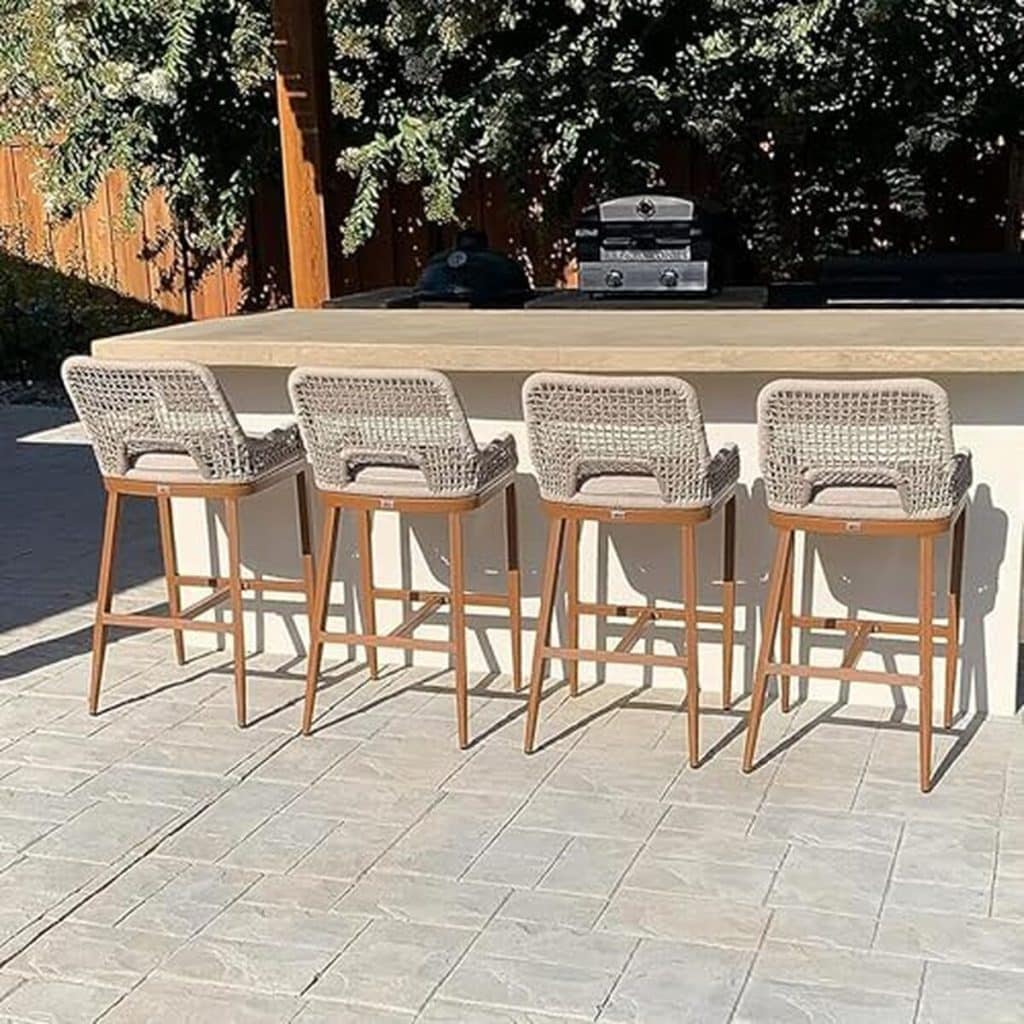 Test des tabourets de bar PURPLE LEAF pour extérieur