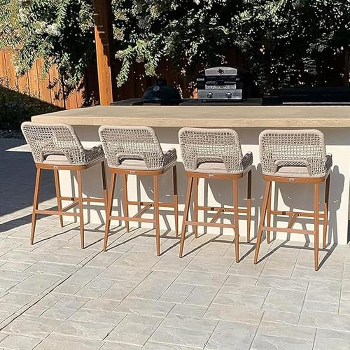 Test des tabourets de bar PURPLE LEAF pour extérieur