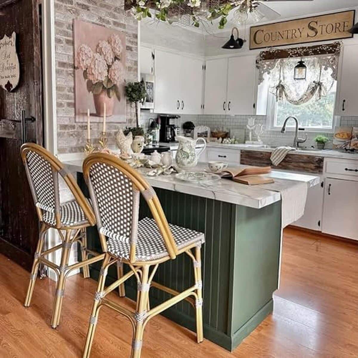 Test : tabourets de bar d'extérieur Purple Leaf modèle rétro français